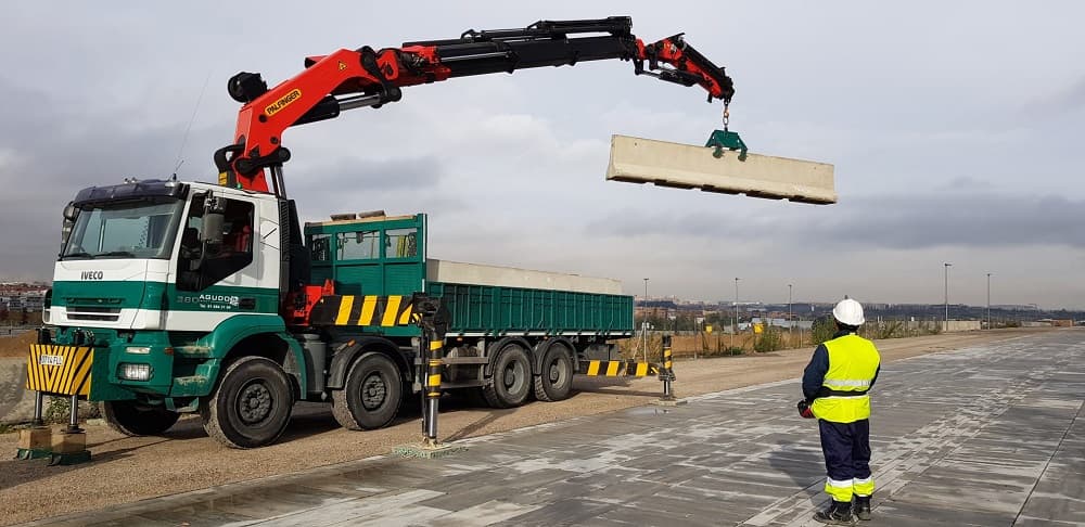 camión grúa para barrera New Jersey