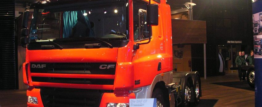 Cuánto cuesta una cabeza tractora nueva, ¿es rentable?