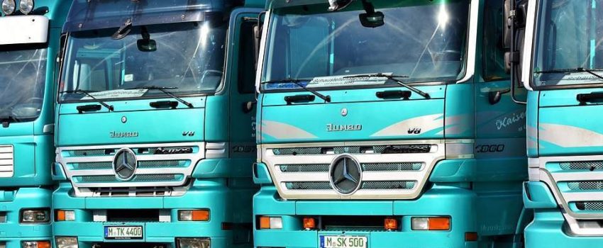 Comprar camión portamaquinaria: factores a valorar